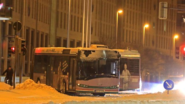 Wetter: Schnee und Glätte sorgen für Verkehrschaos in Sachsen-Anhalt