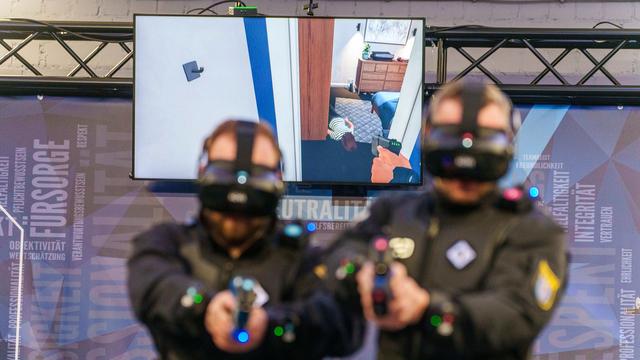 Polizeiausbildung: VR-Brillen und Szenarien - wie die Polizei für Einsätze übt