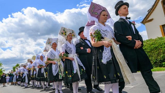 Sorben und Wenden: Brandenburg stockt Fördermittel für Sorben/Wenden auf