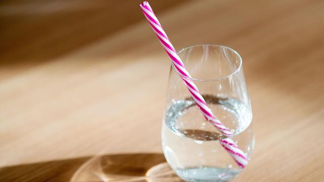 Konsum: Verbraucher greifen häufiger zu Mineralwasser