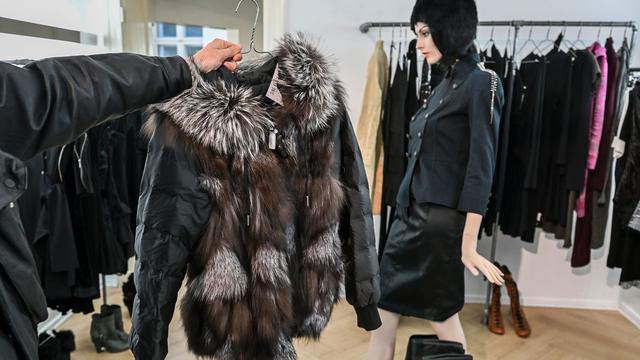 Mode und Gesellschaft: Oma-Look oder Upcycling: Gebrauchte Pelze feiern Comeback