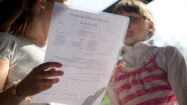 Zeugnisse: Sorgen nach dem Zeugnis? Experten beraten am Telefon