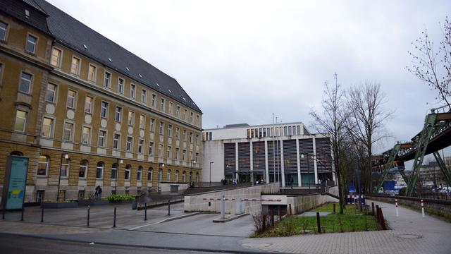 Gewalttat: Angriff auf Busfahrer in Wuppertal: 21-Jähriger muss in Haft