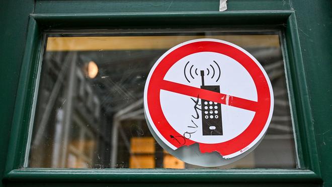 Interim results: There has been a ban on cell phones in Hesse's schools for six months. (symbolic photo)