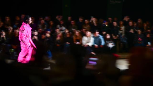 Leute: Auftakt der Fashion Week - Promis trotzen Glatteis