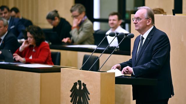 Ministerpräsident: Bundesrat verabschiedet Haseloff und begrüßt Schulze