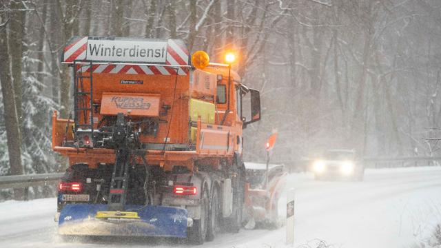 Winterdienst: Eis und Schnee sorgen für höheren Salzverbrauch auf Straßen