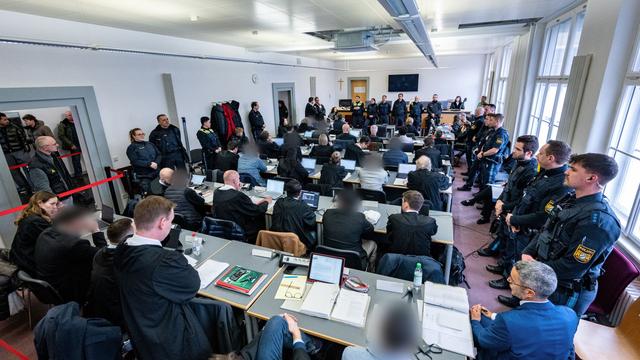 Prozesse: Männer nach Tankstellen-Angriff zu langer Haft verurteilt