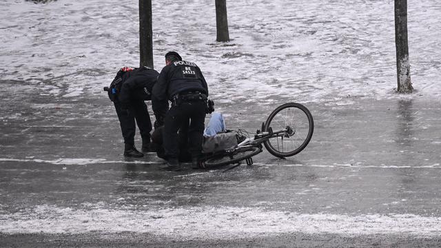 Glatteis: Spott im Netz über Streusalz-Vorstoß des Berliner Stadtchefs