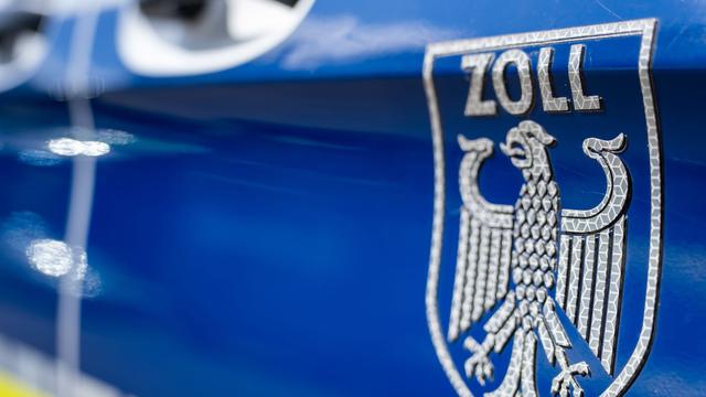 Einsatz gegen Schwarzarbeit: Zoll stößt bei Kontrolle auf Ungeziefer und Platznot