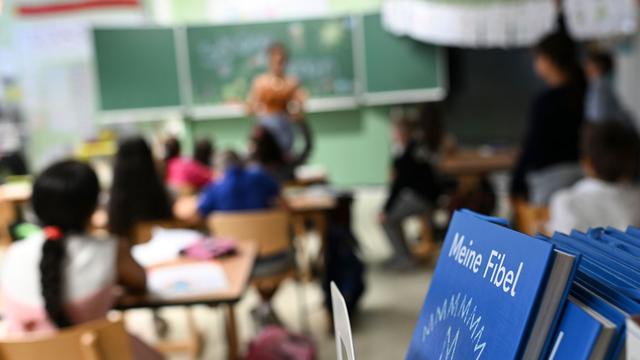 Bildung: Brandenburgs Lehrer unterrichten bald eine Wochenstunde mehr
