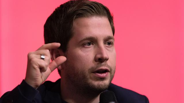 Rente: Kühnert für kleine Altersbezüge für Abgeordnete