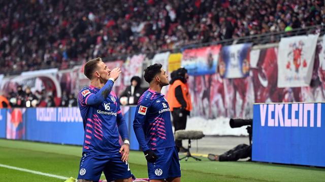 Fußball-Bundesliga: Leipzig verliert gegen Mainz nach Hollerbach-Schock
