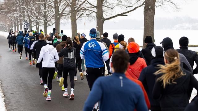 Sport: Marathon-Training am eiskalten Maschsee in Hannover