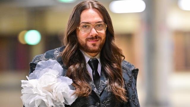 Leute: Riccardo Simonetti glaubt an die Krawatte