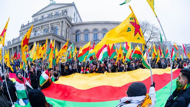Großdemonstration: Tausende setzen Zeichen gegen Gewalt in Nordsyrien