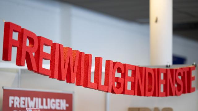 Soziales: Grüne wollen Freiwilligendienste stärken