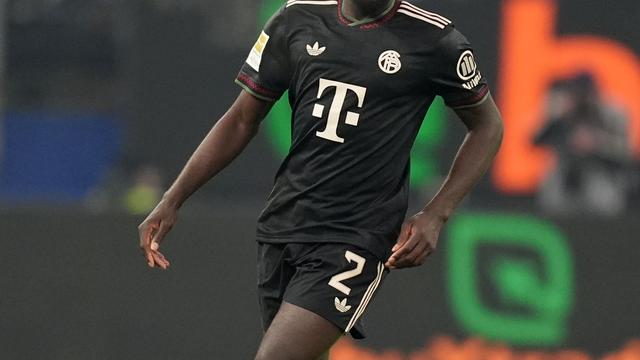 Fußball-Bundesliga: Hoeneß greift Upamecanos Berater an: 