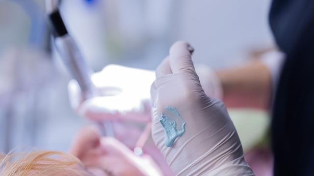 Sozialdebatte: Was Patienten beim Zahnarzt zahlen