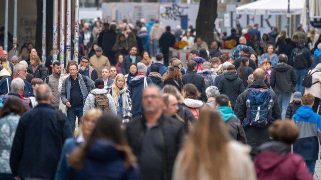 Konjunktur: Einzelhandel legt 2025 zu - mehr Umsatz im Weihnachtgeschäft