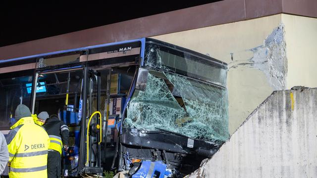 Ermittlungen: Nach tödlichem Busunfall in München wird weiter ermittelt