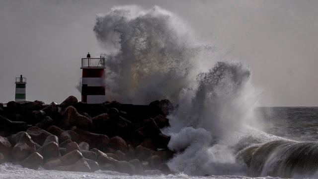 Unwetter in Portugal: Portugal kämpft mit neuen Unwettern und übervollen Stauseen