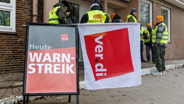 Tarifkonflikt: Warnstreiks legen Stadtbusverkehr im Norden lahm