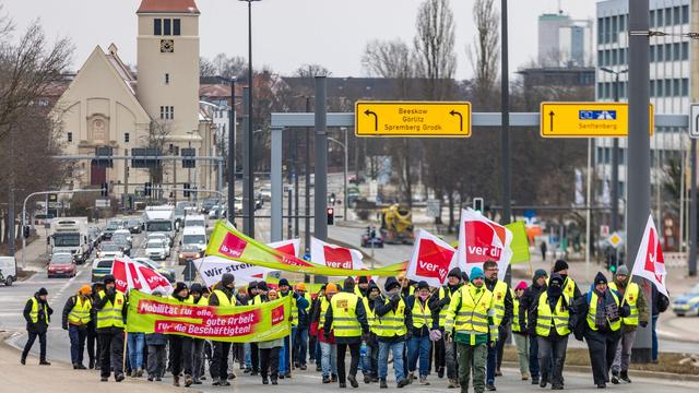 Streik im Nahverkehr: Warnstreik im Brandenburger Nahverkehr in vollem Gange