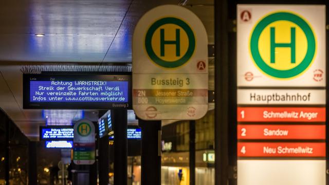 Arbeitskampf: Warnstreik legt Berufsverkehr in Brandenburg teils lahm