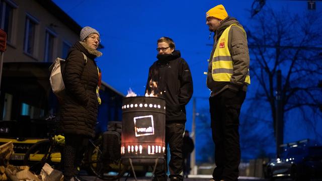 Tarifkonflikt: Warnstreik legt Nahverkehr in Sachsen lahm