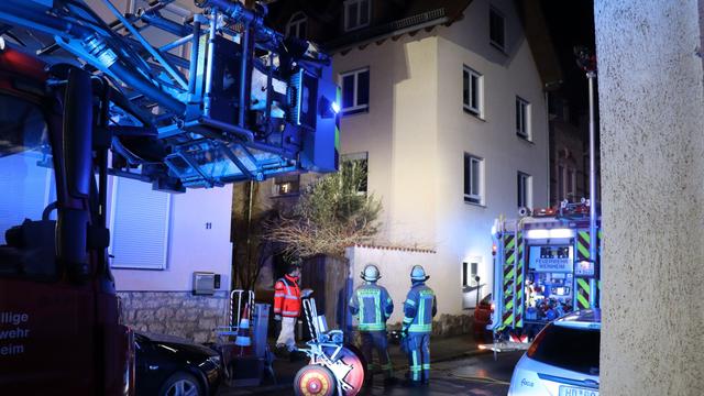 Feuerwehreinsatz: 81-Jährige nach Brand tot entdeckt - Kind leicht verletzt