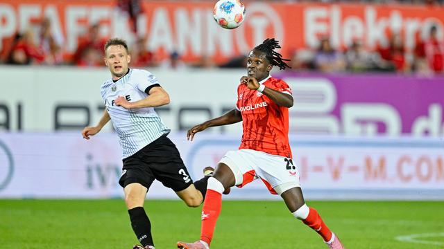 2. Fußball-Bundesliga: Doch noch Bewegung im FCM-Kader: Tachie kommt, Diawara geht