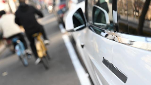 Autobranche: China verbietet versteckte Auto-Türgriffe