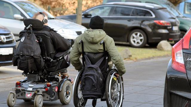 Menschen mit Behinderung: Sozialverbände sehen Betreuung Behinderter in Gefahr