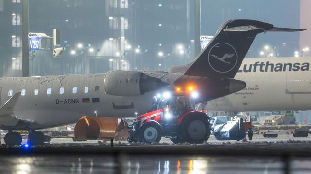 Wetter: Starker Schneefall – 100 Flüge in Frankfurt gestrichen