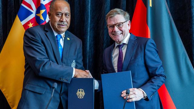 Diplomatie: Seltene Zeremonie: Wadephul und die Pazifik-Insel Niue