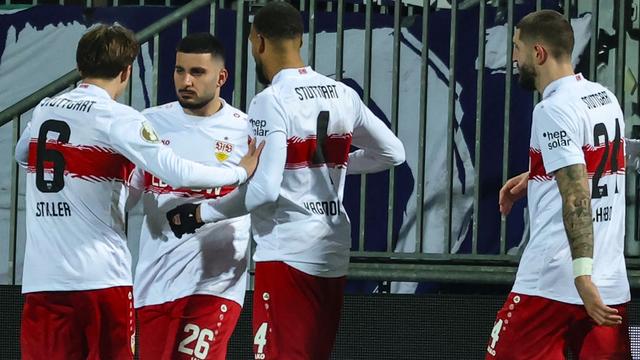 DFB-Pokal: Hase sorgt für Halbzeitshow bei Pokalspiel in Kiel