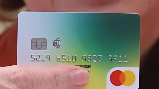 Flüchtlinge: Klappt das nun mit der Bezahlkarte - oder nicht?