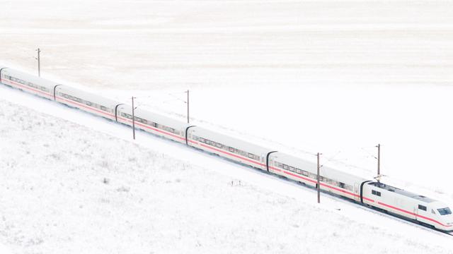 Schnee, Eis, Kälte: Winterwetter legt Teile des Bahn-Fernverkehrs lahm