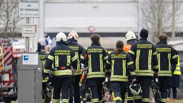 Großeinsatz in Darmstadt: 160 Einsatzkräfte kämpfen gegen Feuer an Forschungszentrum