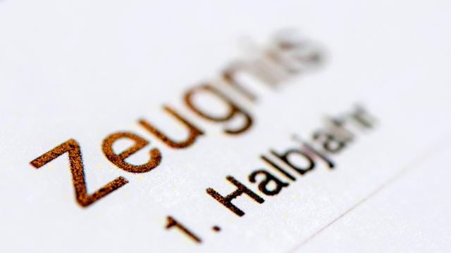 Halbjahreszeugnisse: Angst vor dem Zeugnis: Kinderschutzbund bietet Hilfe an