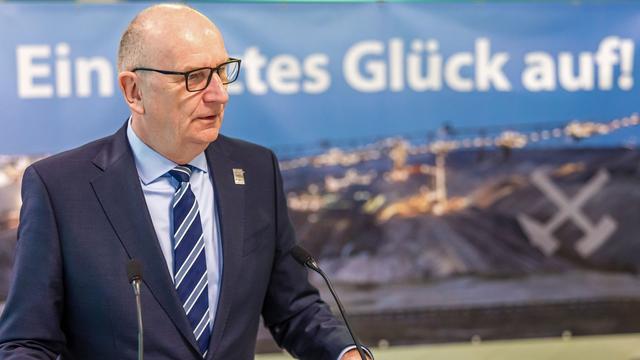 Sprengung von Förderbrücke: Bergbau-Gigant F60 gesprengt - Woidke würdigt Bergleute