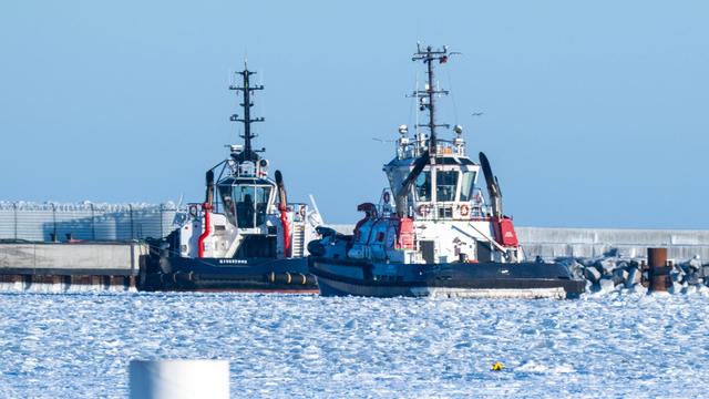 Eis auf der Ostsee: Eis und Wind behindern Betrieb von LNG-Terminal