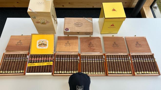 Schmuggel: Zoll vereitelt Schmuggel von sündhaft teuren Zigarren. (Handout)