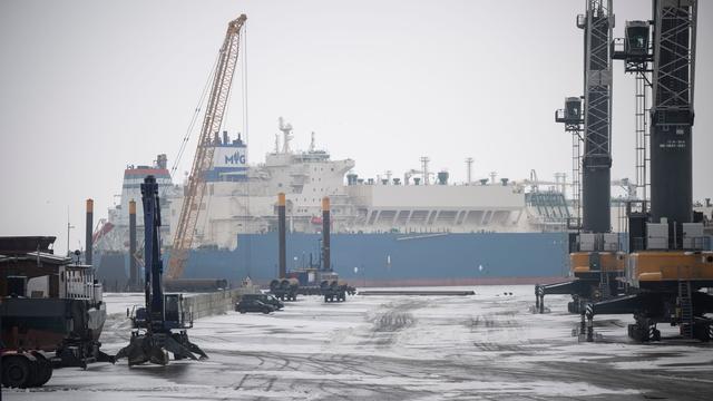 Eis auf der Ostsee: LNG-Terminal von Eis umgeben - Gastanker läuft nicht ein