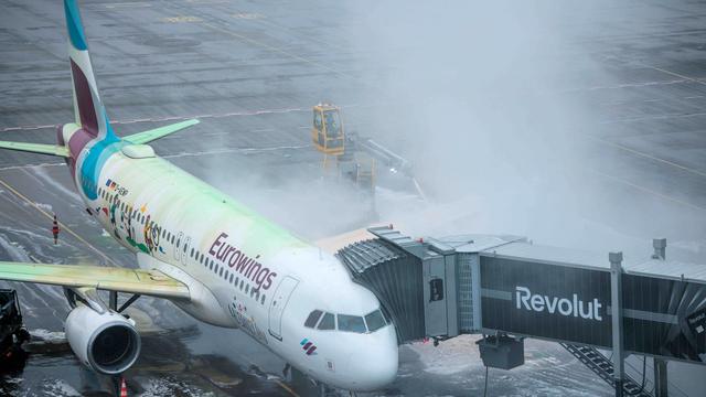 Hauptstadtflughafen: Betrieb am BER wieder aufgenommen - Erste Maschine gestartet