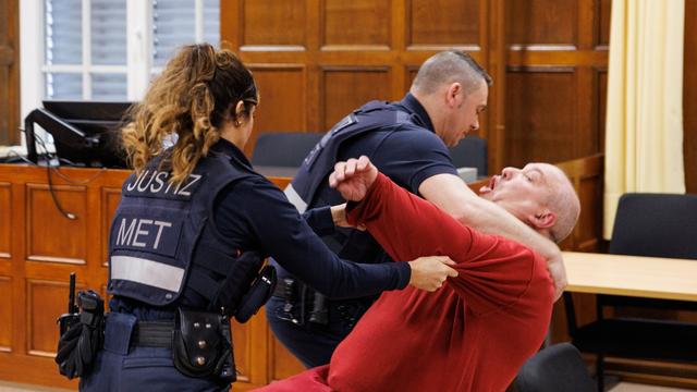 Sicherheit an Gerichten: Training und Ausrüstung - Gerichte rüsten für Sicherheit auf