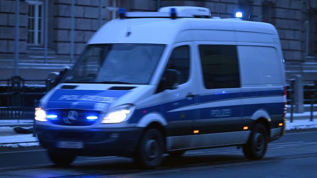 Kriminalität: Mann randaliert in Bad und flieht mit Wagen von Winterdienst
