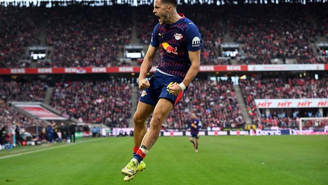 Fußball-Bundesliga: Dank Baumgartner: Leipzig wieder auf Champions-League-Kurs