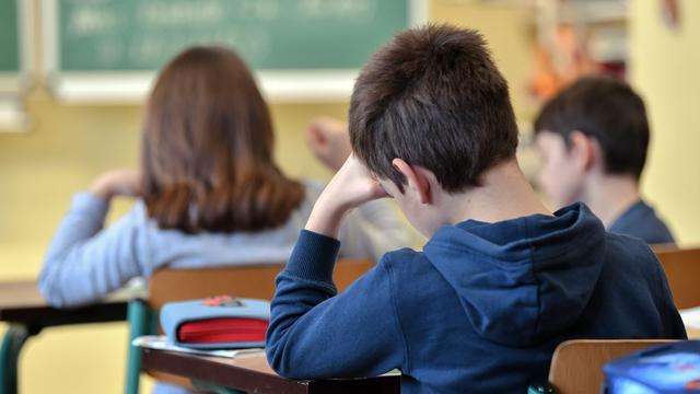 Schulen: Eine Wochenstunde mehr für Brandenburgs Lehrer